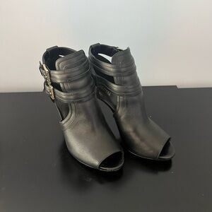 Michael Kors Black Heels with Chic Peep-Toe and Buckles